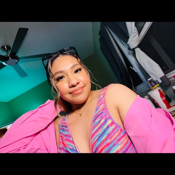 Meet your Posher, Kendra - Picture 1 of 1